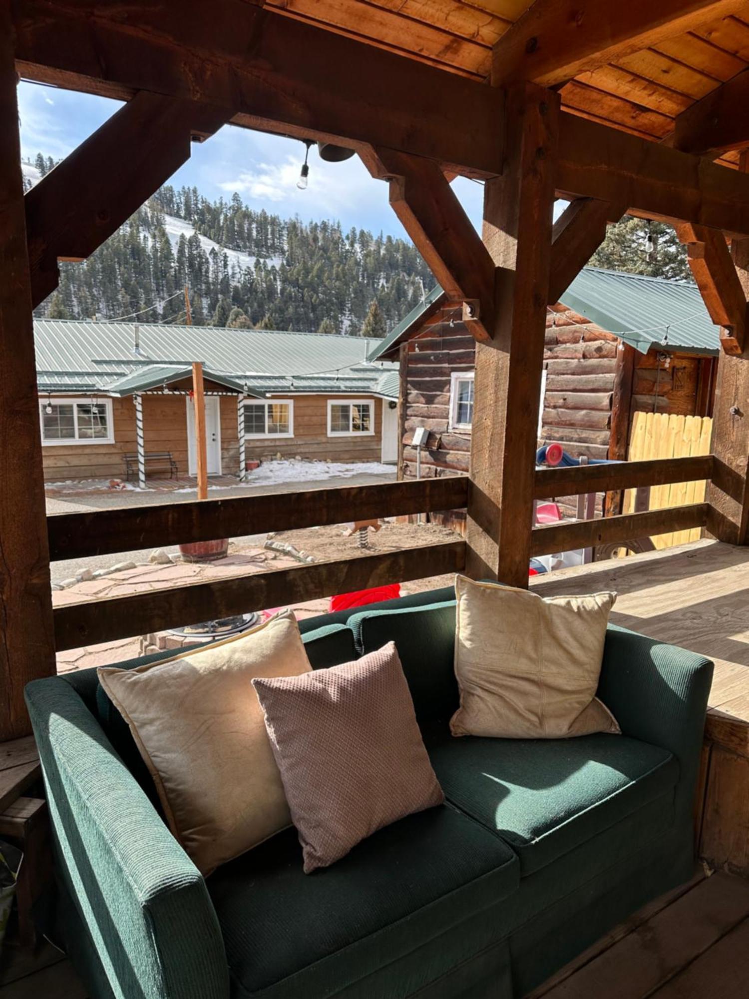 Deer Lodge ريد ريفر المظهر الخارجي الصورة